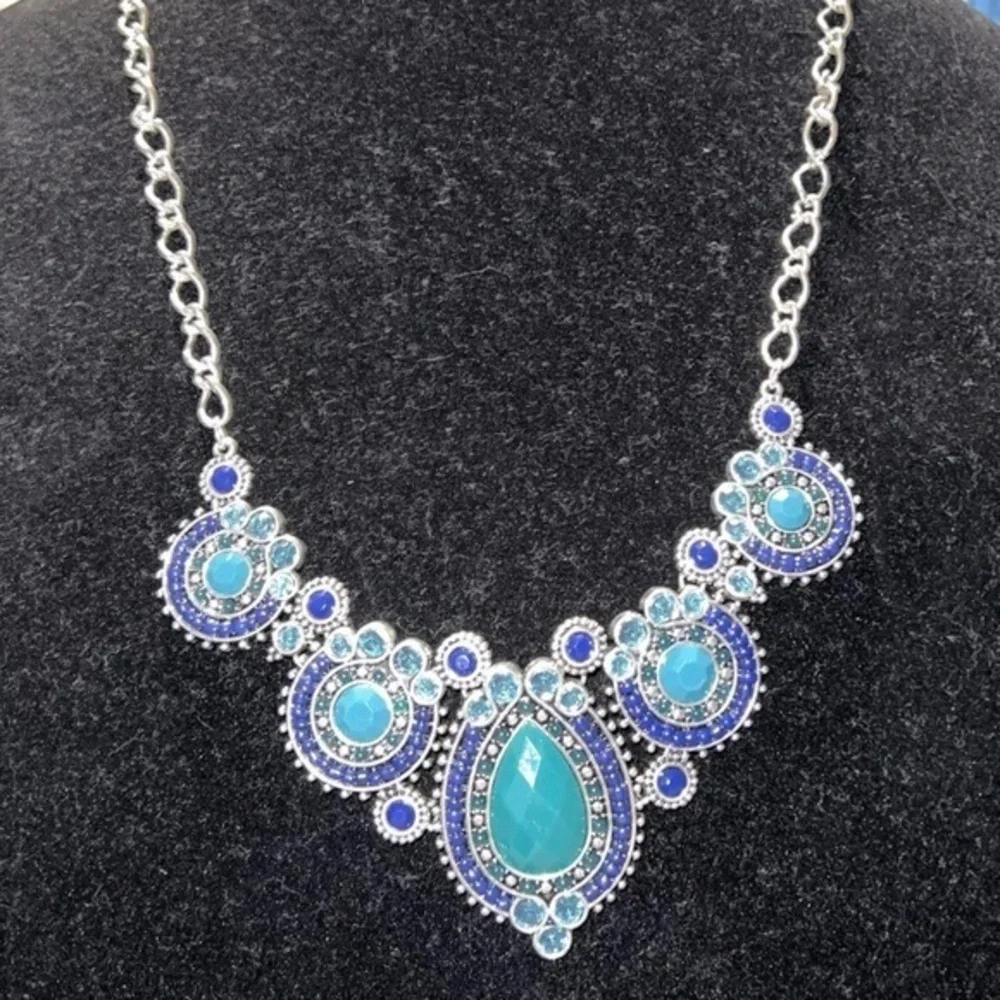 Chunky Collar Necklace Women’s Costume Jewelry Silver Blue - Picture 1 of 8